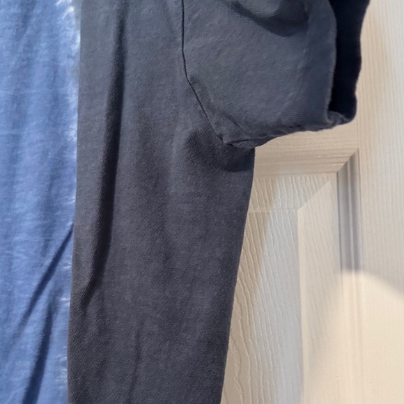 Extra Vitamins Blue Tie-Dye SURF LOGO Graphic T-Shirt Size XL - Picture 7 of 7